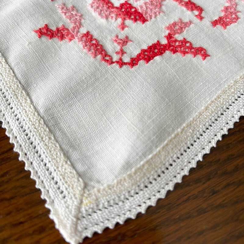 テーブルセンター テーブルマット クロスステッチ刺繍 縁レース ピンク