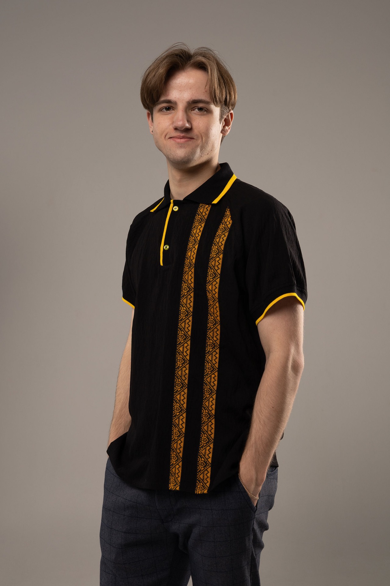 【男女兼用モデル】ウクライナ手刺繍ポロシャツ　Lサイズ - 1