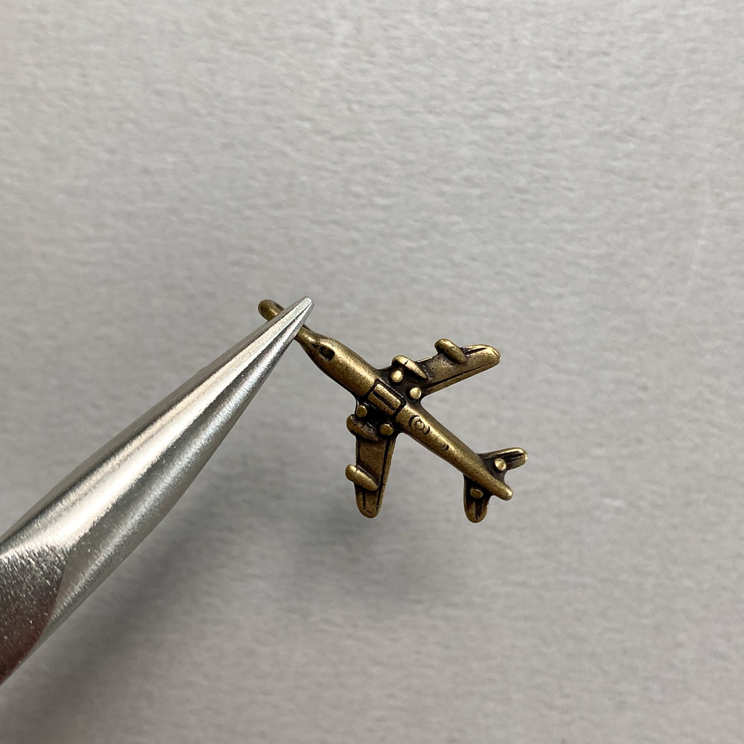 アンティーク風 飛行機チャーム | Dua-アクセサリーパーツショップ