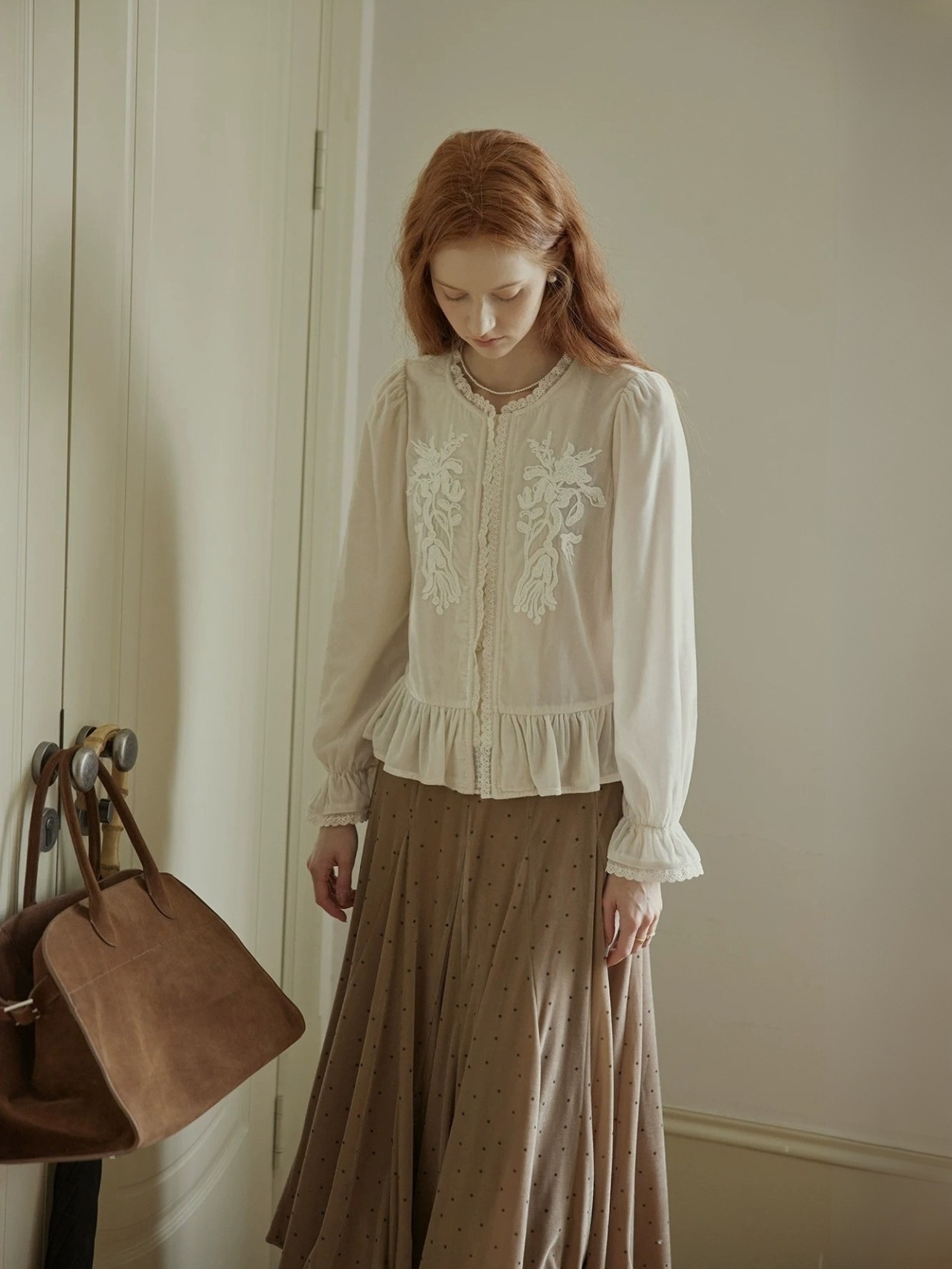 Ancien Velour Lace Frill Blouse F0842