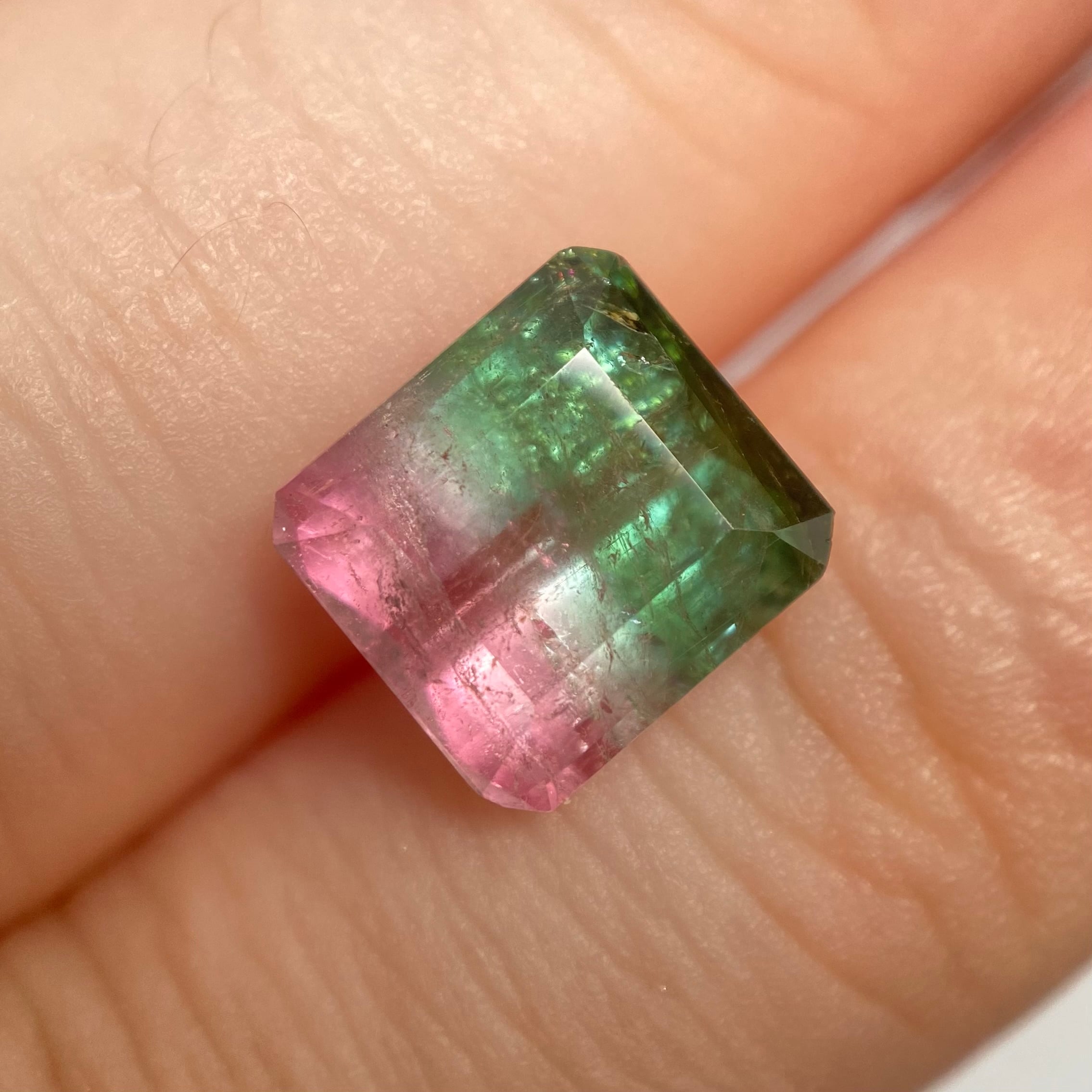 三色国旗のようなポップなパーティーカラートルマリン