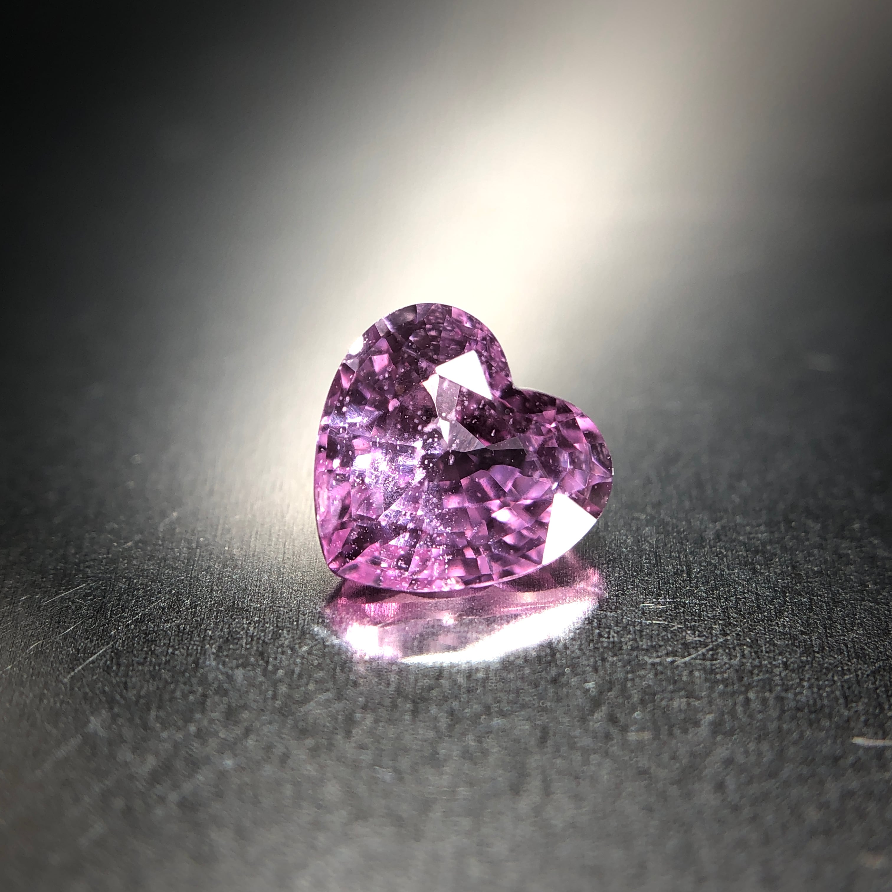 華やかで愛らしいハートシェイプ 0.69ct UP 天然ピンク サファイア | Frederick’s Gems&Jewelry powered by  BASE