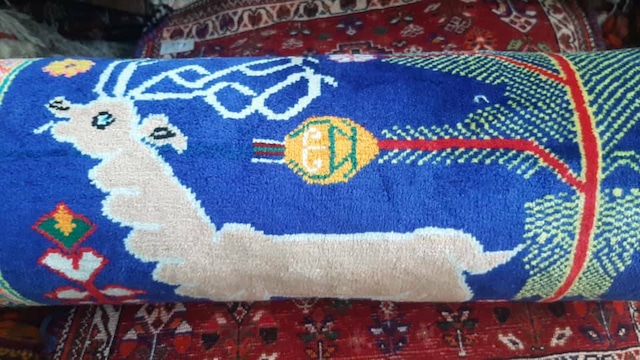 絨毯クエスト42 おまけのけ【No.M8】クッション枕 ※現在、こちらの商品はイランに置いてあります。ご希望の方は先ずは在庫のご確認をお願いします。