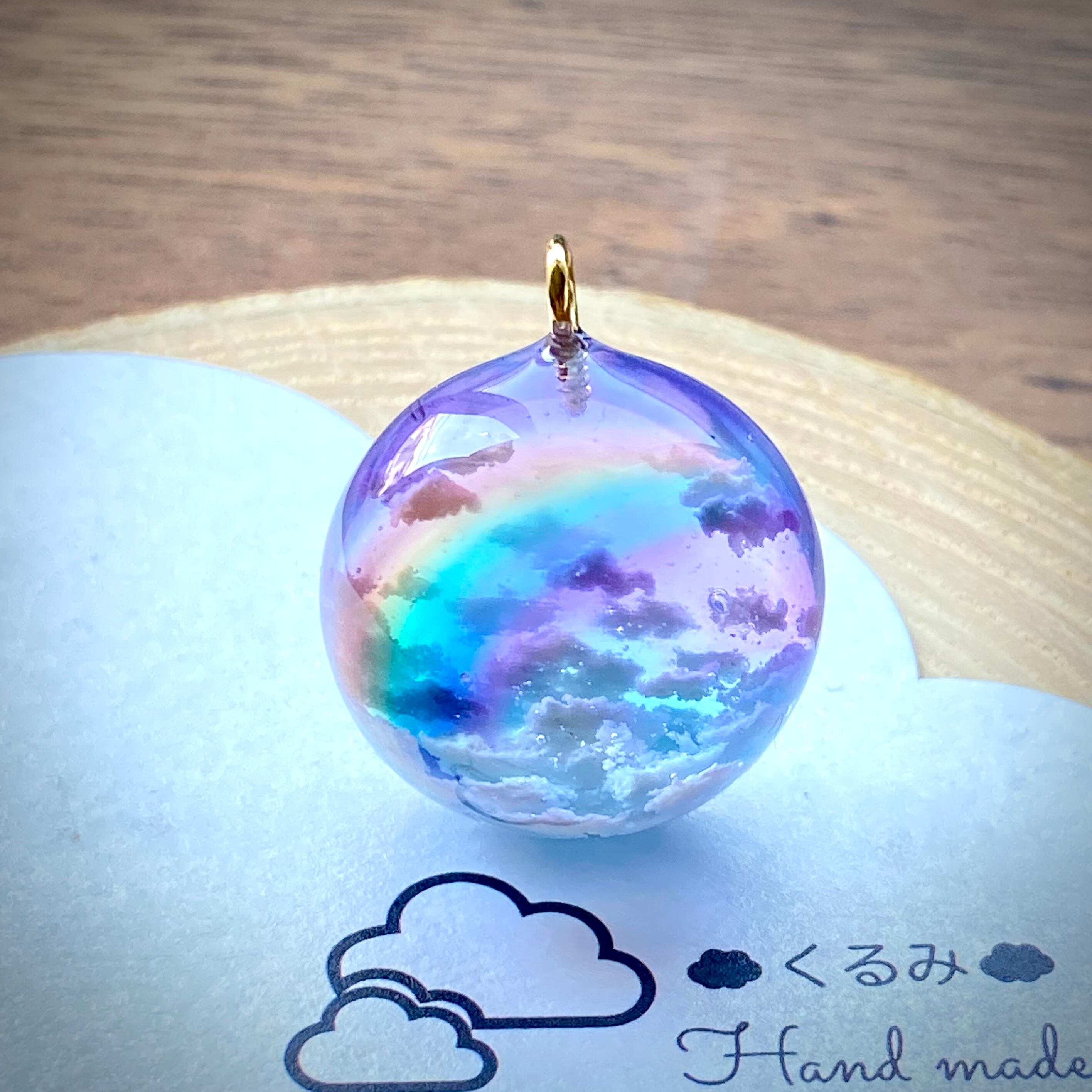 半球の雲レジン 夕暮れ空にかかる虹