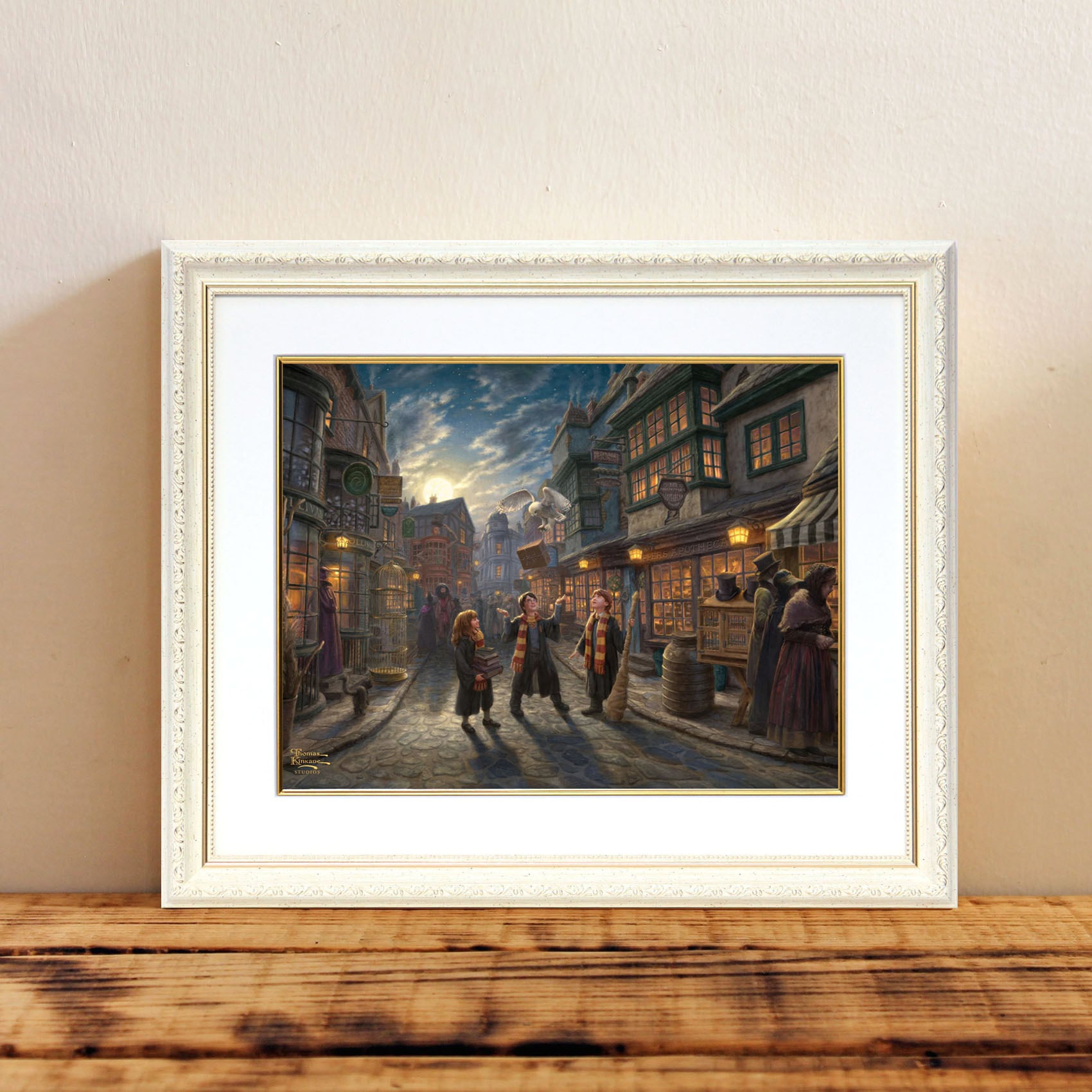 トーマス キンケード スタジオ「ハリー・ポッター/ダイアゴン横丁」額縁 作品証明書 展示用フック付き アートプリントポスター