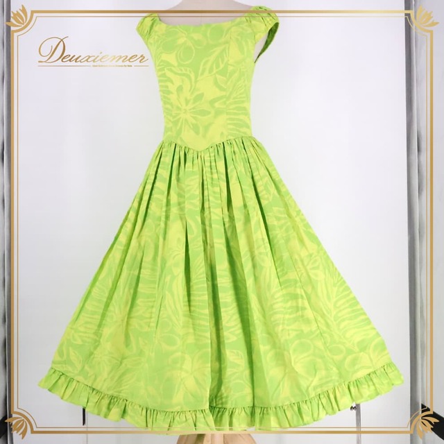 フラダンス 衣装 CC Fashions CCファッション ワンピース ドレス グリーン系 ハワイ製 フリル ティアレ柄 プルメリア柄 ラウアエ柄 かわいい 華やか 鮮やか 明るい 爽やか 黄緑 黄 ハワイアン アロハ フラ ダンス レッスン 練習 イエロー系