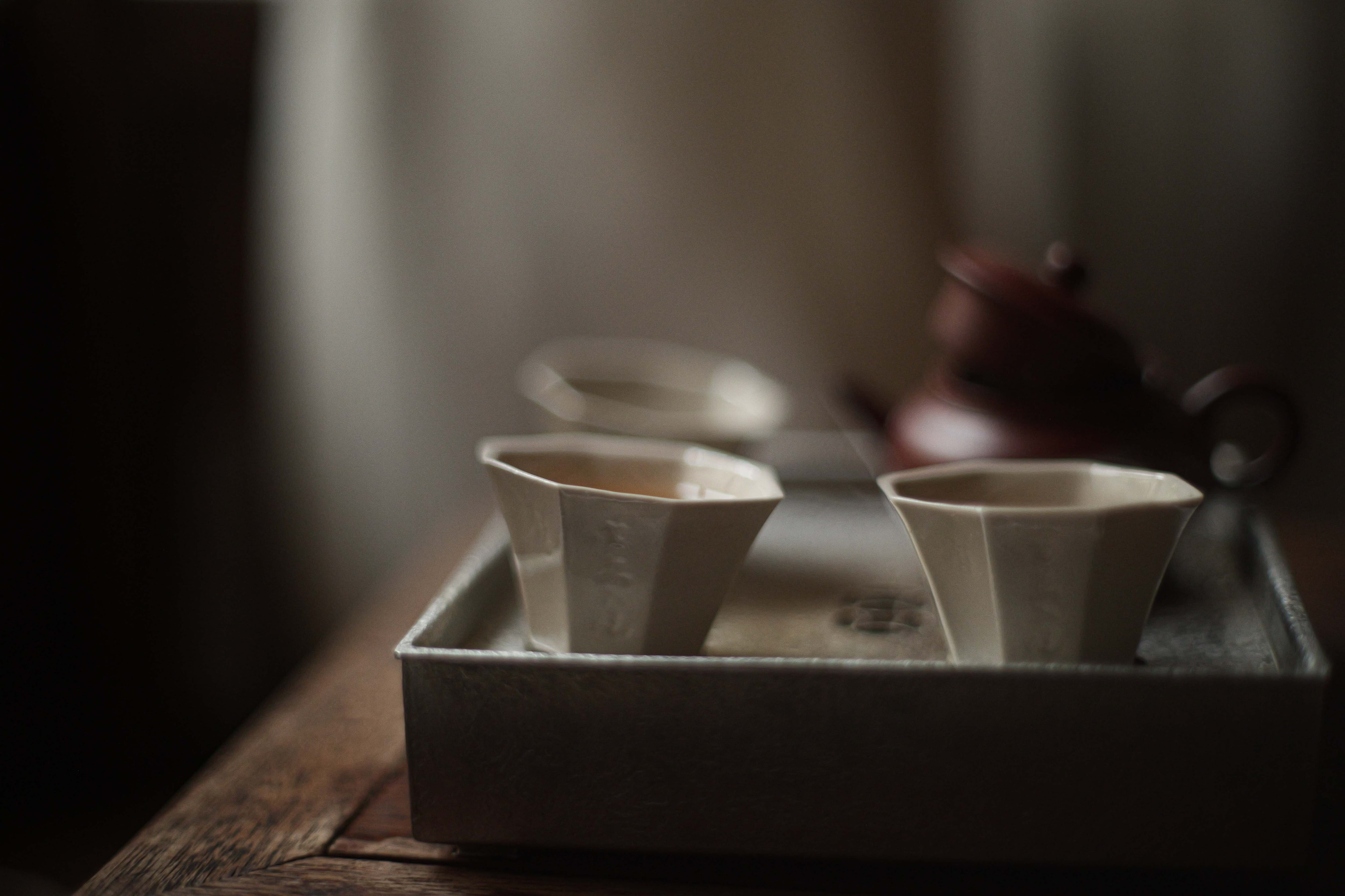 古徳化型・六角詩文杯「花香入酒樽」（満水容量約35cc） | 北白川糕糰店