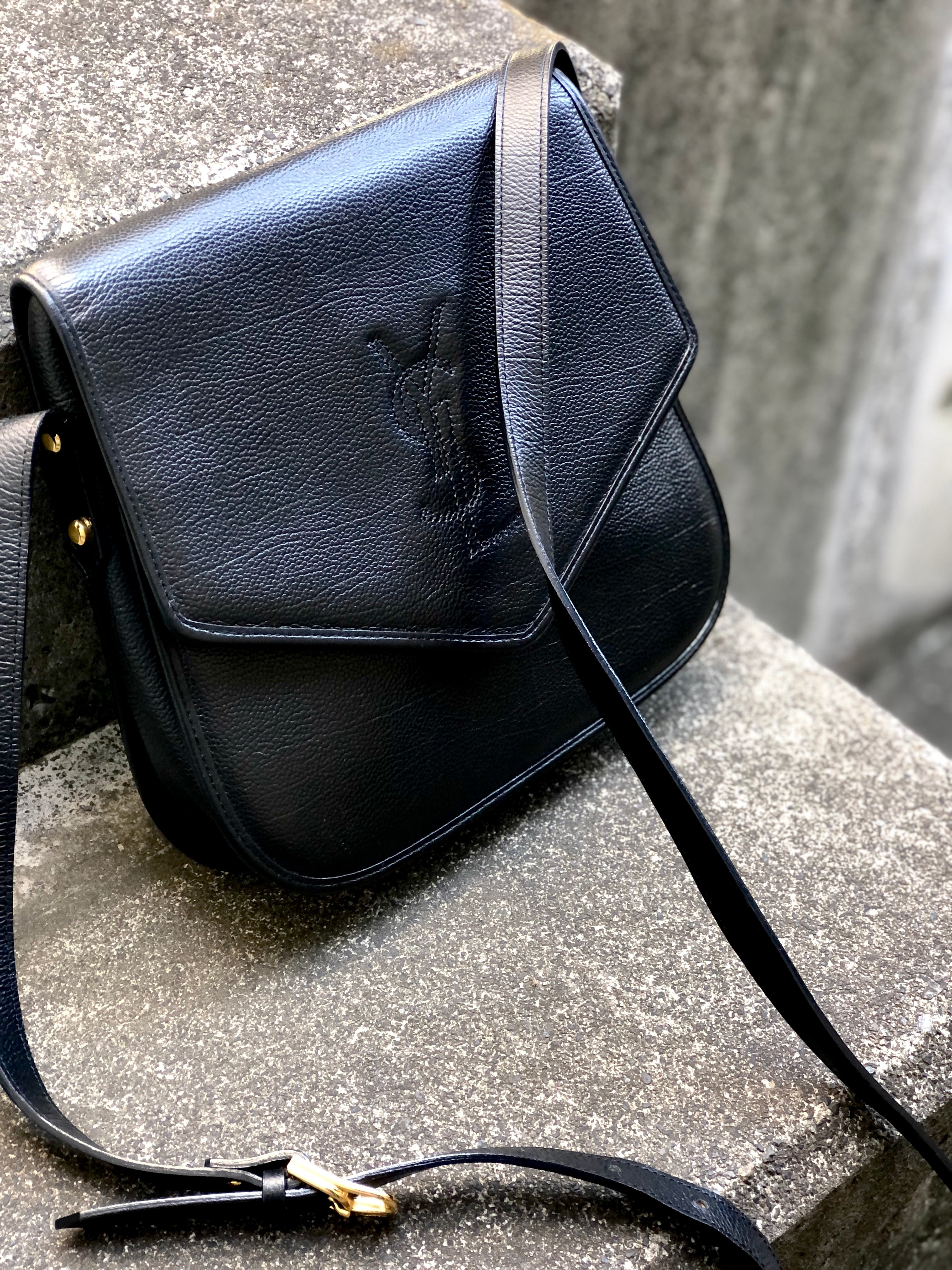 Yves Saint Laurent カサンドラ　ショルダーバッグ　ブラック