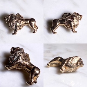 antique 9ct gold charm “lion”