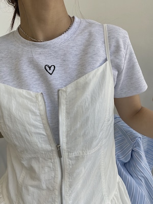 heart embroidery cropped T