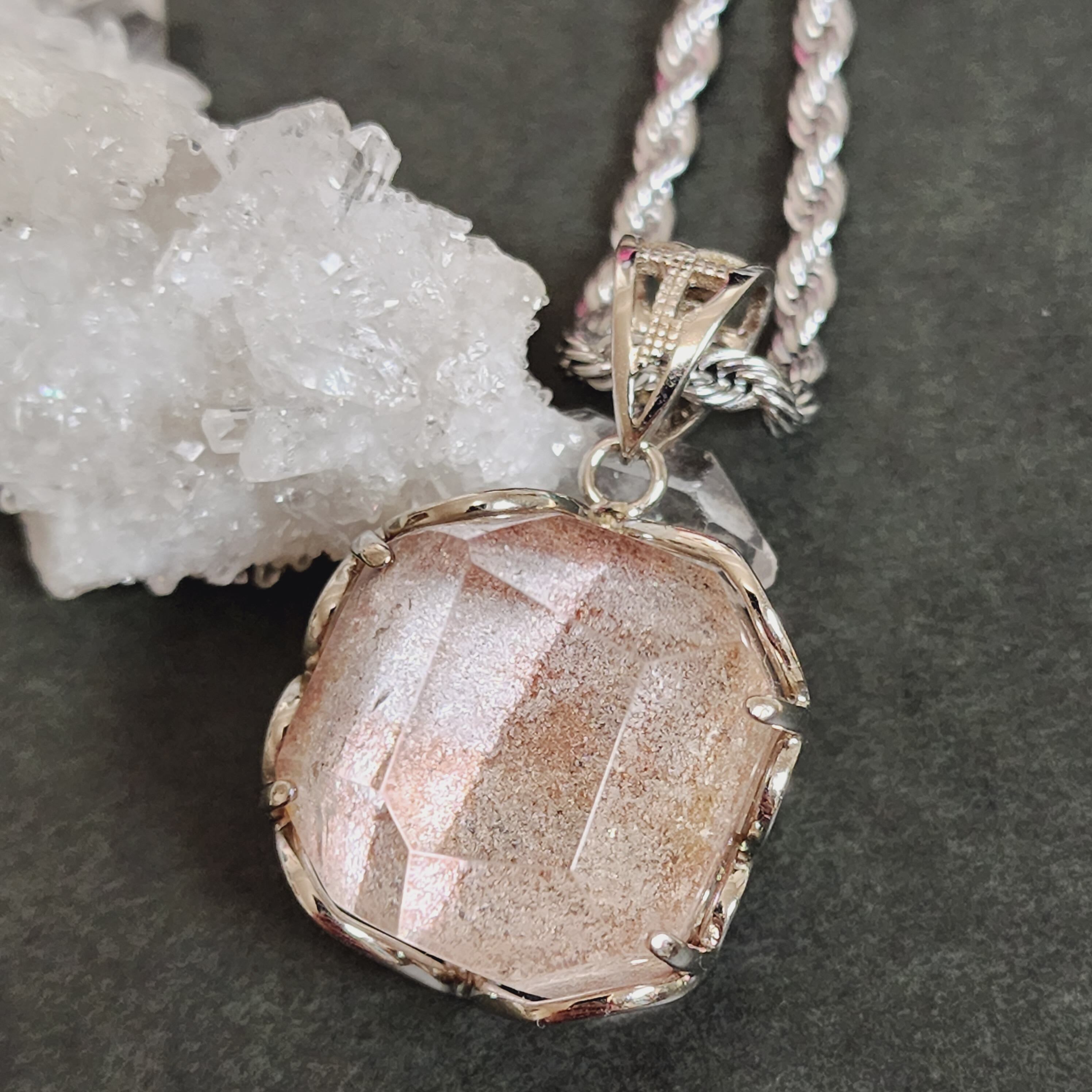 スギライト ペンダントトップ 天然石 ネックレス ブラックスギライト