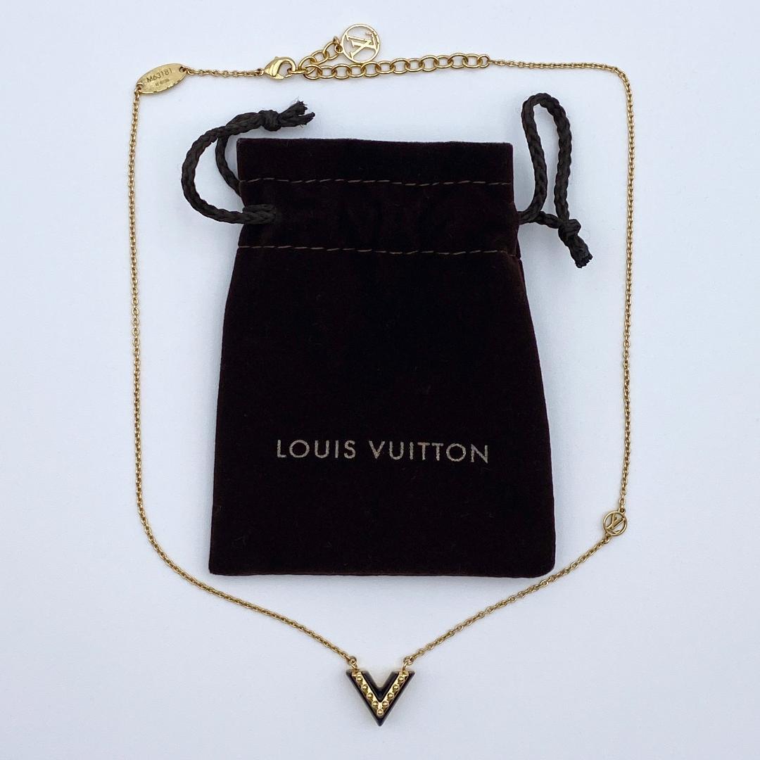 【希少モデル】ルイヴィトン　LOUIS　VUITTON　レディース　ネックレス　ペンダント　エセンシャル　V　ヴィトン　ビトン