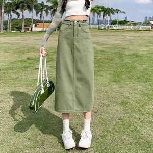 【送料無料】 ロングスカート 2色 ペンシルスカート マキシ丈 ストレート Iライン ハイウエスト スリット ウエストゴム デニム 薄手 切りっぱなし かわいい 大人可愛い きれいめ カジュアル 大人 上品 おしゃれ お洒落 こなれ感 コンサバ系 ラフ 抜け感 レディライク 無地 夏 30代 40代 レディース 女性用 ママ服 デート お出かけ お呼ばれ 休日 アウトドア お茶会 女子会 授業参観 誕生日会 着回し 普段使い ファッション コーデ スタイル 楽ちん 美脚 脚長 定番 着痩せ 垢抜け