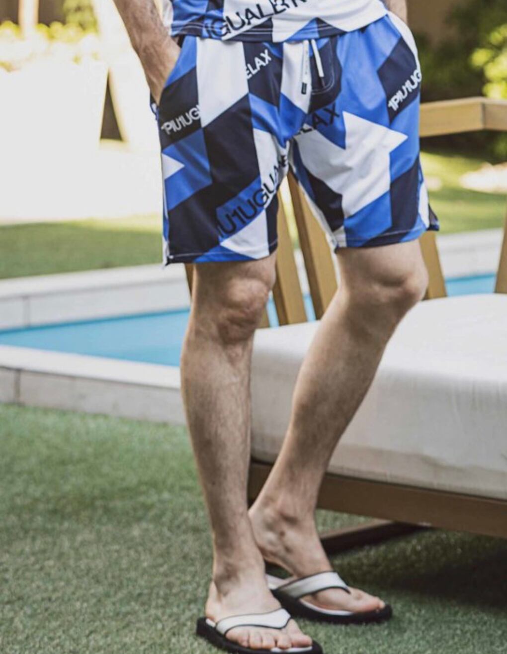 1PIU1UGUALE3 RELAX(ウノピゥウノウグァーレトレ)総柄ラッシュガードハーフパンツ(ブラック/ブルー)