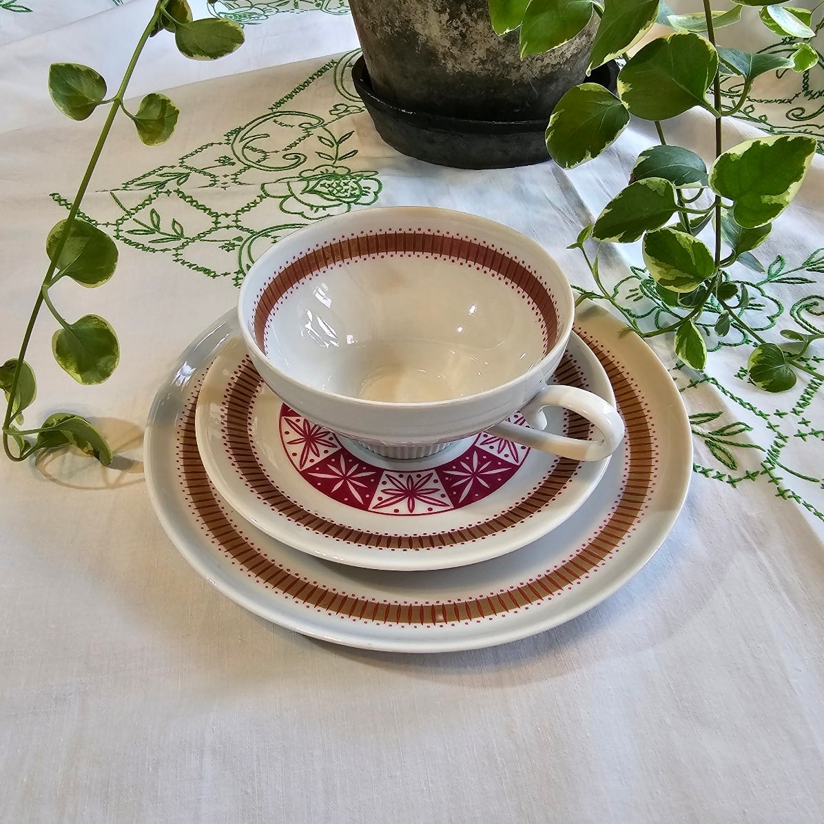 【新品未使用・高島屋購入】KAISER カイザー 花柄 洋食器セット 西ドイツ製 キッチン・食器 【新品未使用・高島屋購入】KAISER カイザー 花柄 洋食