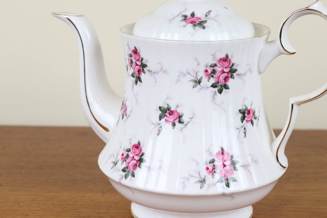 ロイヤルウィンザー ティーポット コーヒーポット 薔薇 花柄 ロイヤルウィンザー ティーポット コーヒーポット 薔薇 花柄