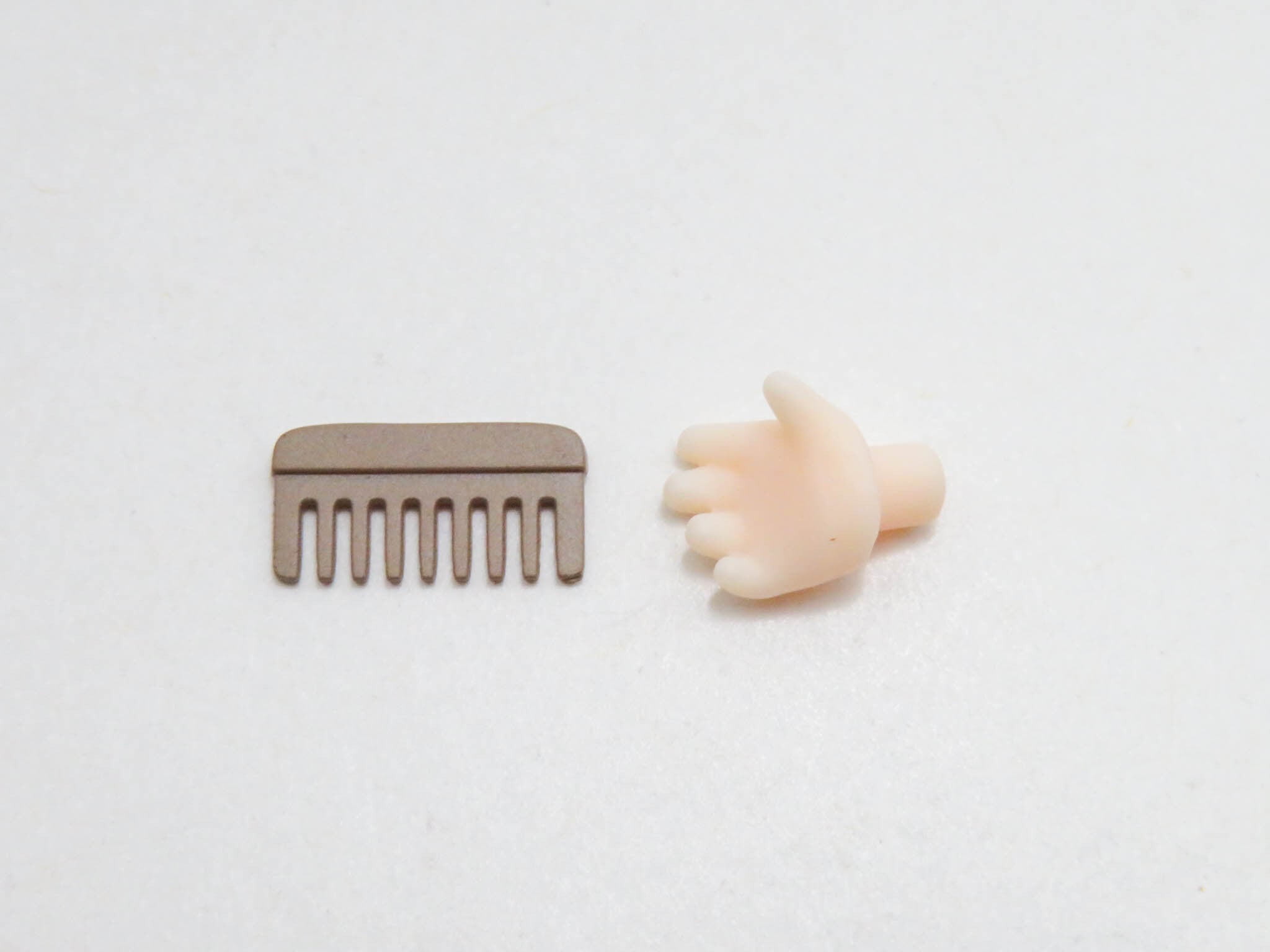 再入荷(A−ランク)【2368】 フェルン 小物パーツ くし ねんどろいど