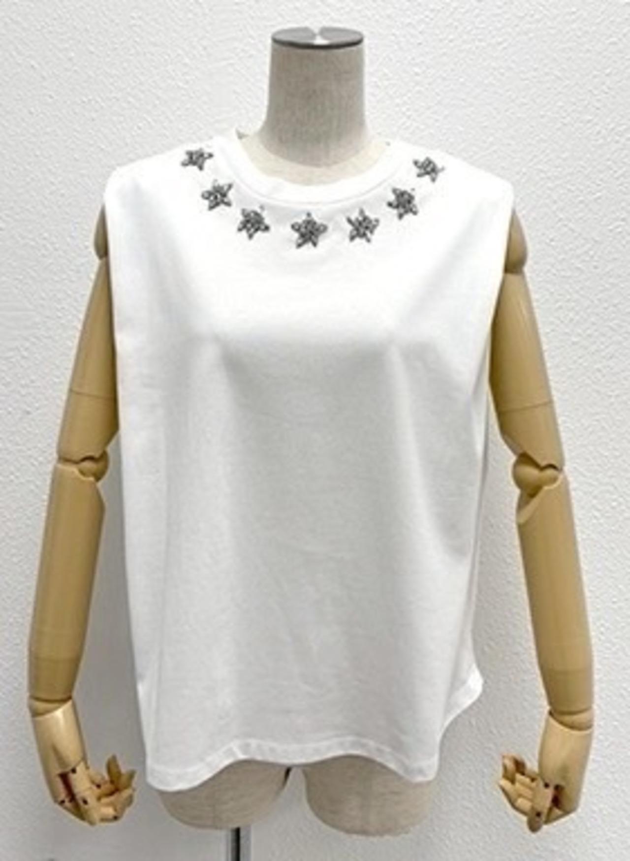 ロージー  Rosiee 星ビジューノースリーブTシャツ