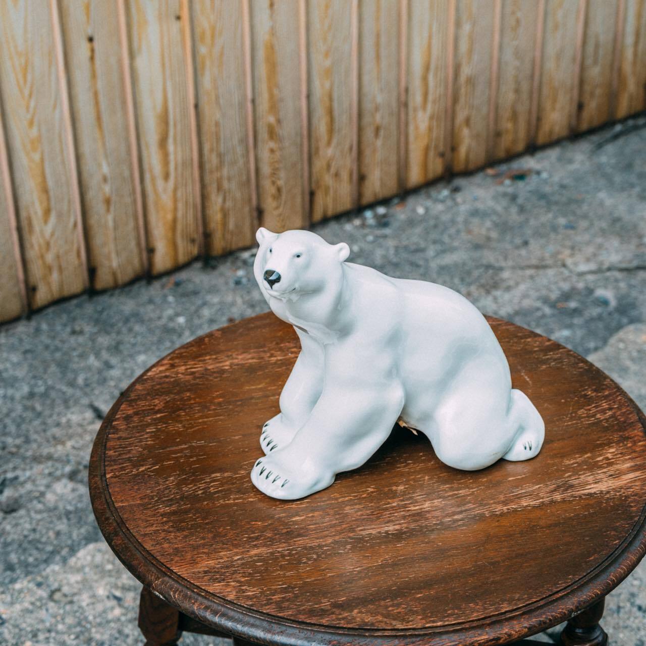 h297☆美品☆シロクマ☆アンティーク☆置物☆値下げしました☆☆☆ アンティークデザイン 白くまオブジェ 人形 シロクマモチーフ 陶器