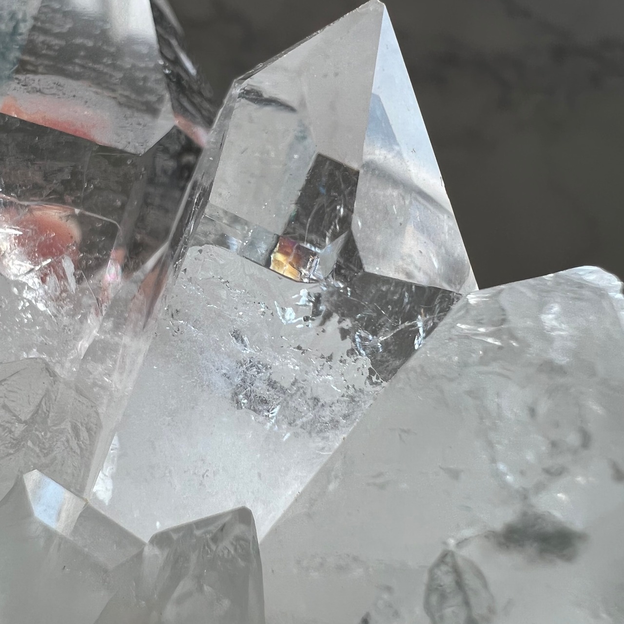 スターブラリークォーツ＊水晶クラスター＊クリアクォーツ＊ウィンドウ＊イシス＊タイムリンク＊イシス＊アイリス＊天然石インテリア＊T-9