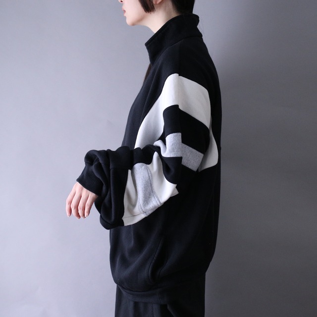 monotone switching design over silhouette zip-up sweat jacket