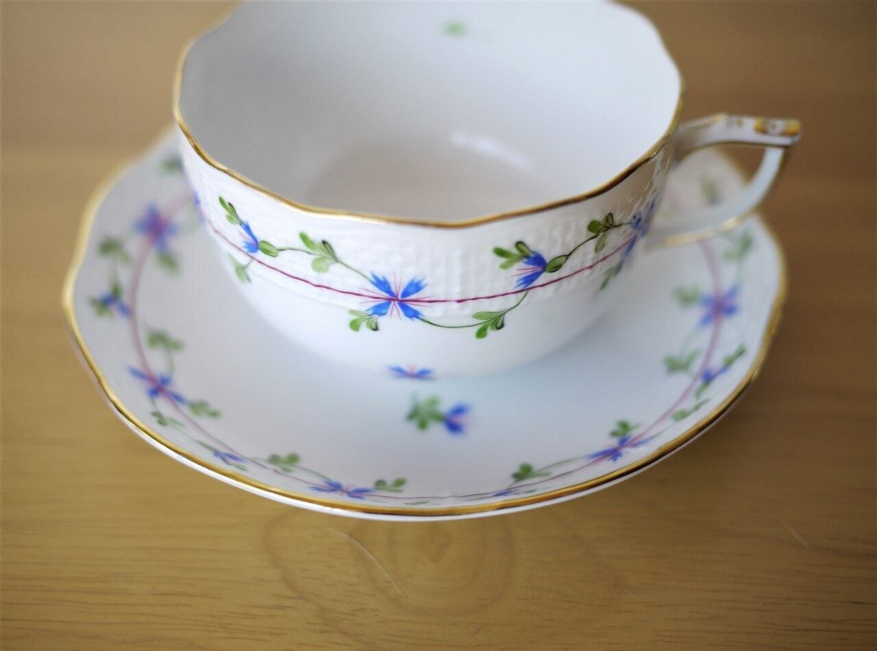 ヘレンドHEREND ティーカップ&ソーサー 小さな矢車菊の花綱飾り ブルーガーランド
