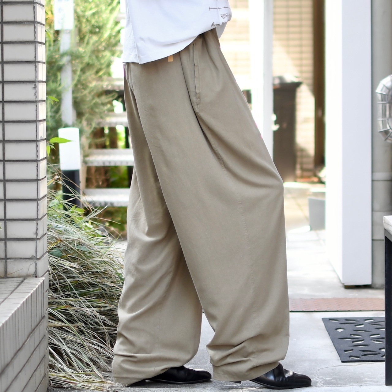 balloon silhouette silk 2tuck slacks