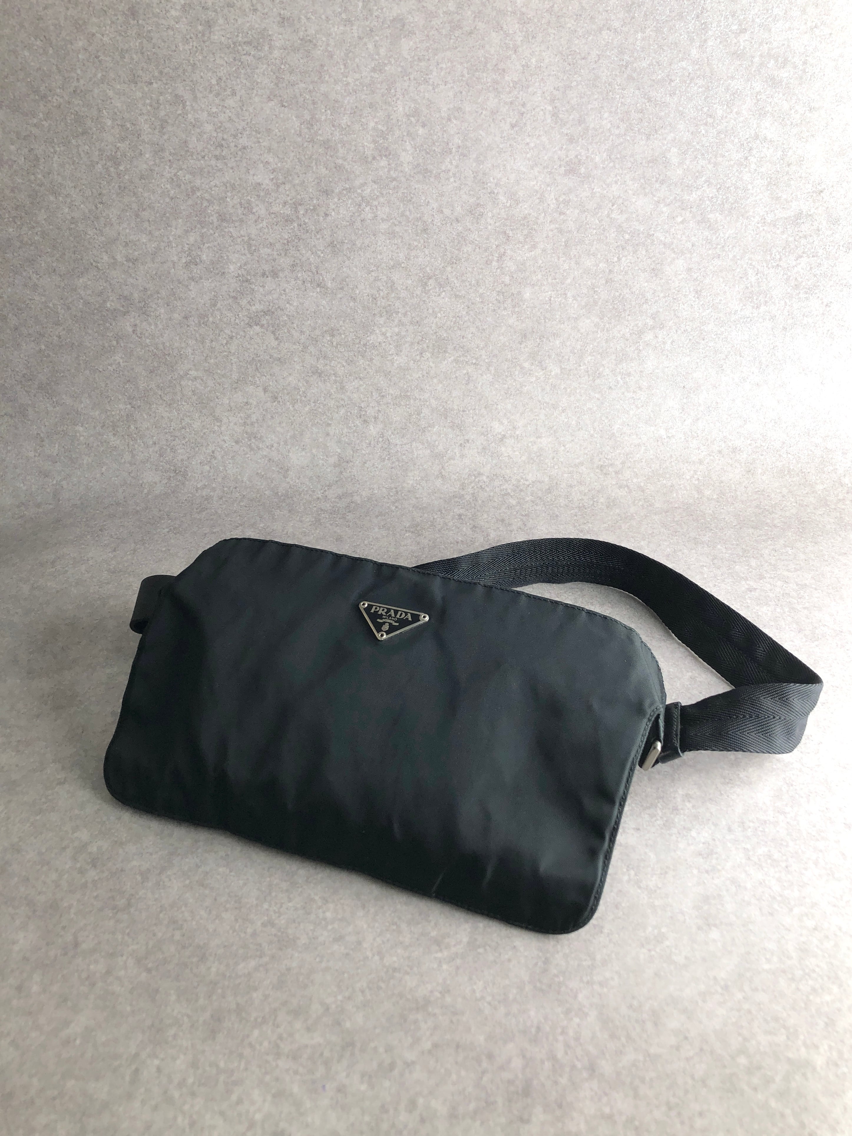 PRADA プラダ ショルダーバッグ ブラック トライアングルロゴ ナイロン
