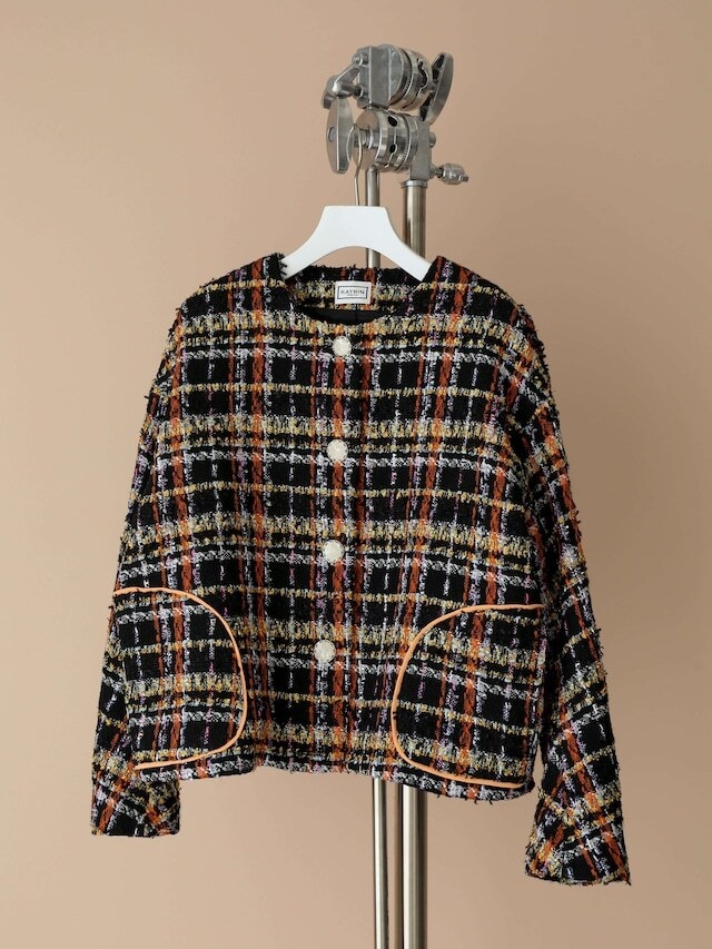 back tuck tweed jacket