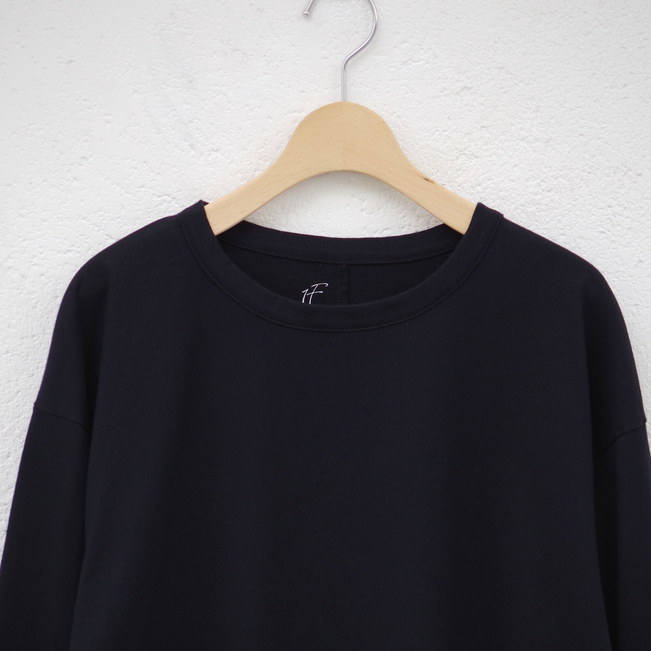 one f HB Tee  BLACK