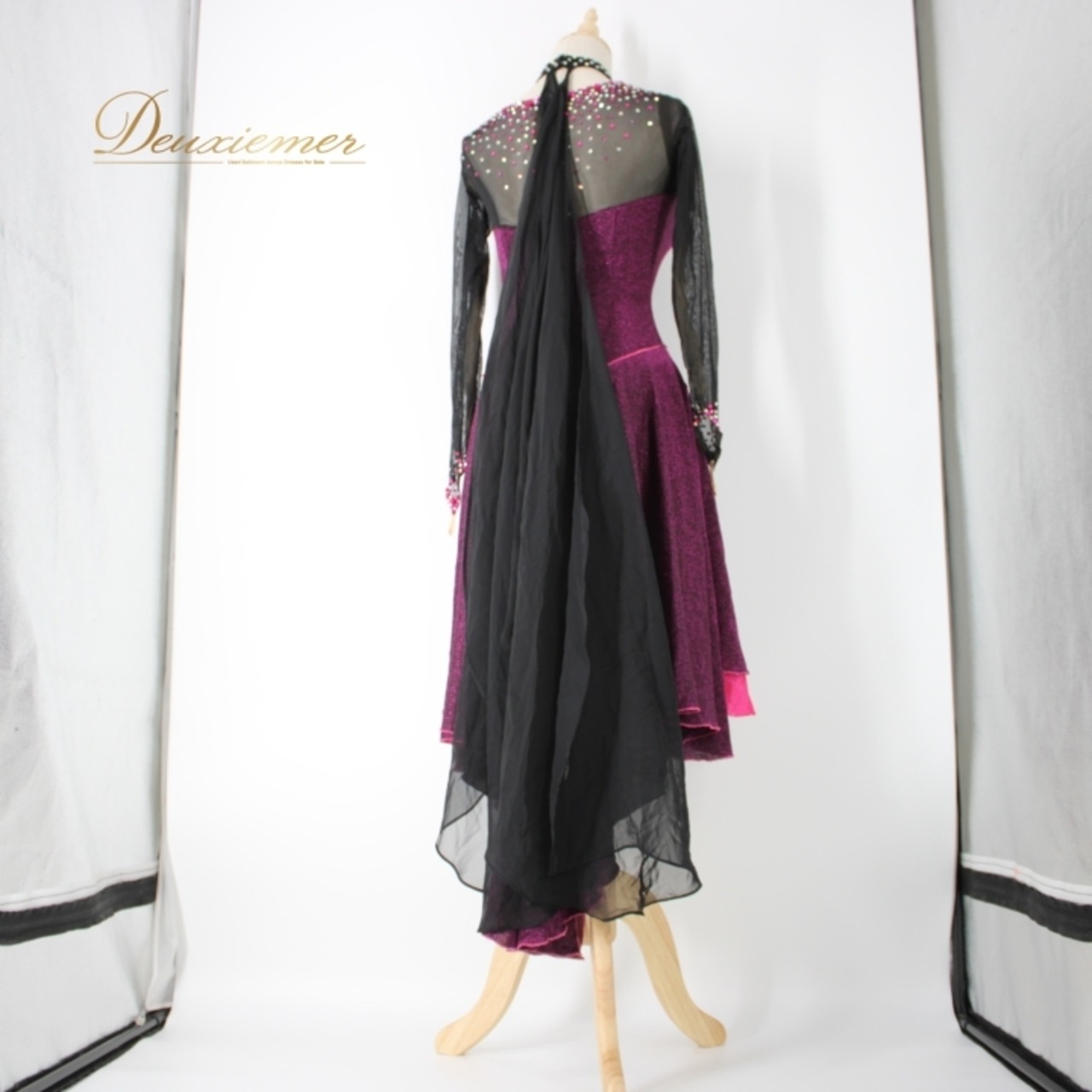 社交ダンス 衣装 ラテン ドレス ワンピース パーティドレス レディース ブラック系 ピンク系 ラインストーン レース 長袖 派手 ステージ衣装 チョーカー付き 光を纏う 結婚式 発表会 おしゃれ フォーマル ダンスイベント ウエスト切替 ゆったり 体型カバー トレンド 人気 デザイン キラキラ 伸縮性 レディースファッション