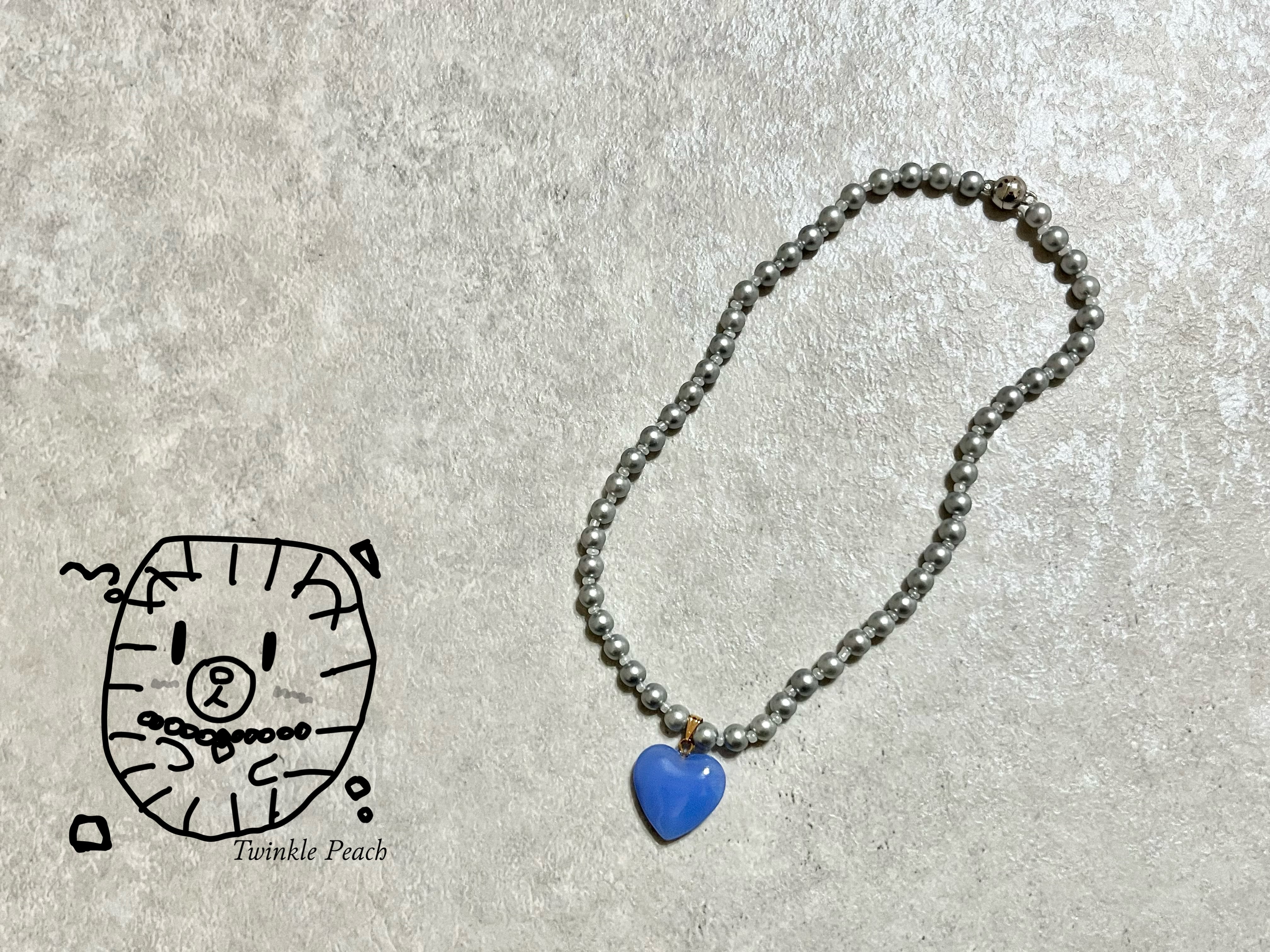 【Twinkle Peach1】ピーチネックレス(ライトグリーン×ブラックパール)