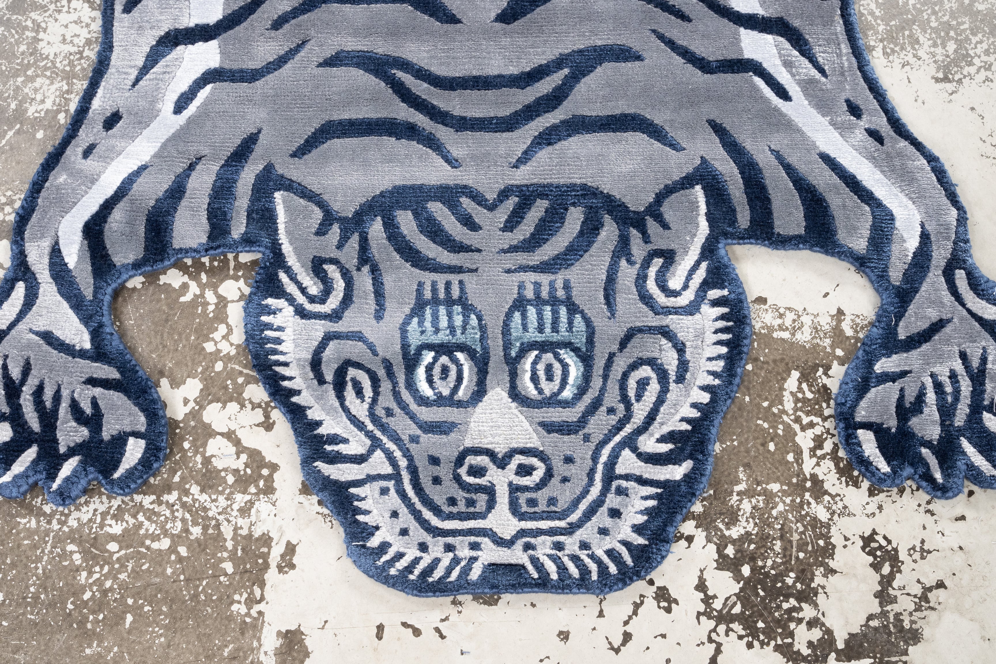 Tibetan Tiger Rug 《Mサイズ•シルク・オリジナル3・アッシュグレー115