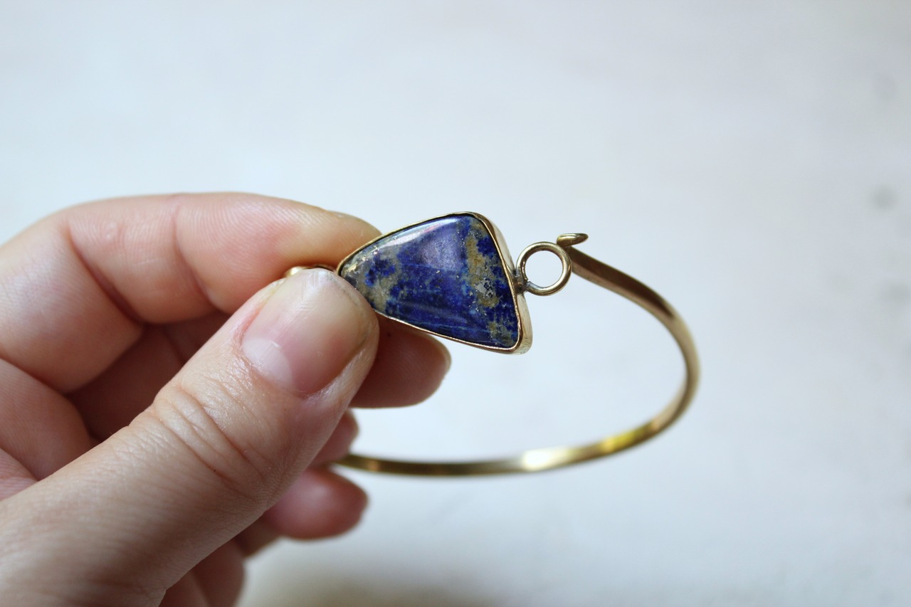 ラピスラズリの真鍮バングル