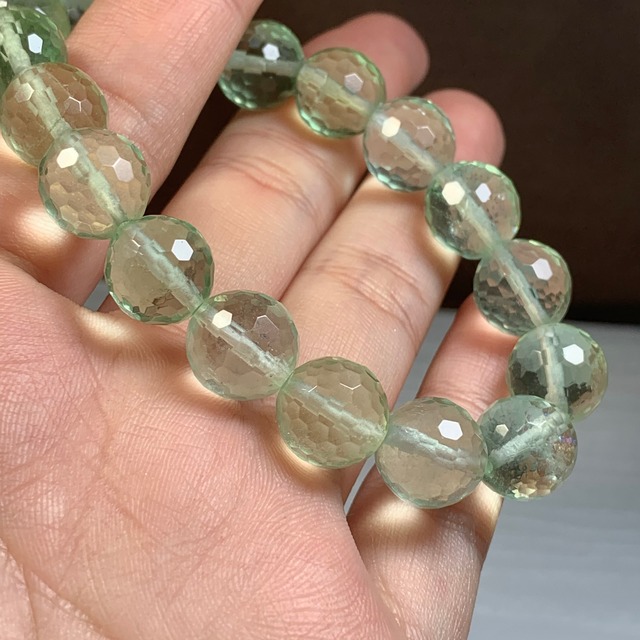 爽やかミントグリーンフローライト・128面体カットブレスレット