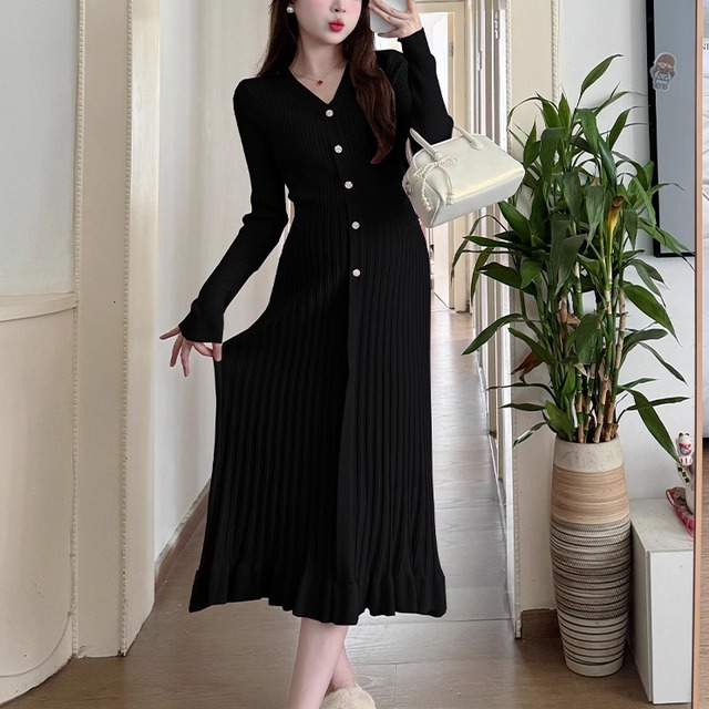 【送料無料】 ロングワンピ 3色 ニットワンピース 長袖 Vネック Aライン フレア プルオーバー ボタン キラキラ リブニット 厚手生地 ニット 可愛い 大人可愛い きれいめ シンプル カジュアル コンサバ 華やか 大人 おしゃれ 主役級 こなれ感 高見え 無地 冬 レディース 女性用 ママ 20代 30代 40代 デート お出かけ 女子会 お呼ばれ 休日 お茶会 授業参観 着回し 普段使い ファッション コーデ スタイル 楽ちん 体型カバー 定番 着痩せ 垢抜け ママ服 ブラック ホワイト ピンク