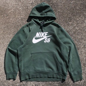 【XLサイズ】NIKE SB アイコニックロゴ ビッグロゴ 古着 パーカー 音楽プレイヤーポケ付き