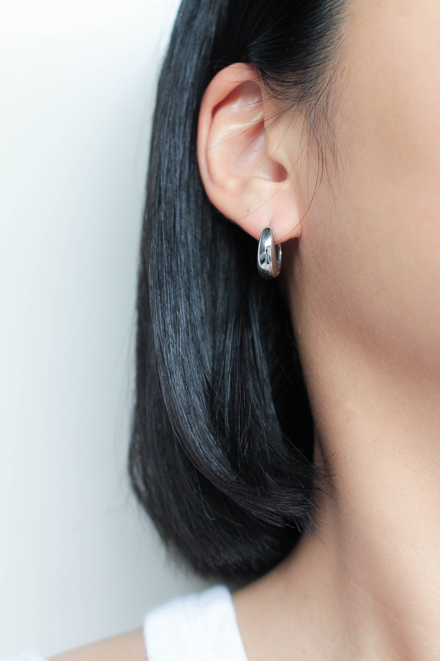 Mid Drop Hoop Pierce | ebine(エビネ)|金属アレルギー対応アクセサリー