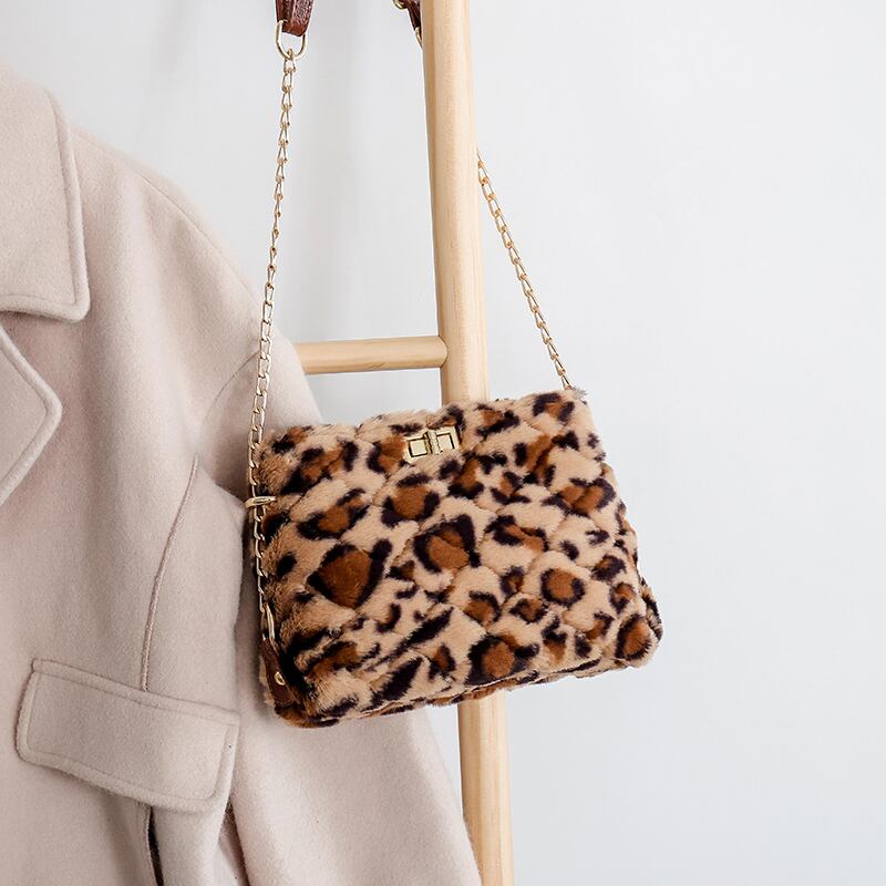 ぬいぐるみハンドバッグぬいぐるみバッグ2020新しいトレンドラインファッションショルダーバッグワイルドインチェーンメッセンジャーバッグ Tiancai_Wing_Bag26515909066