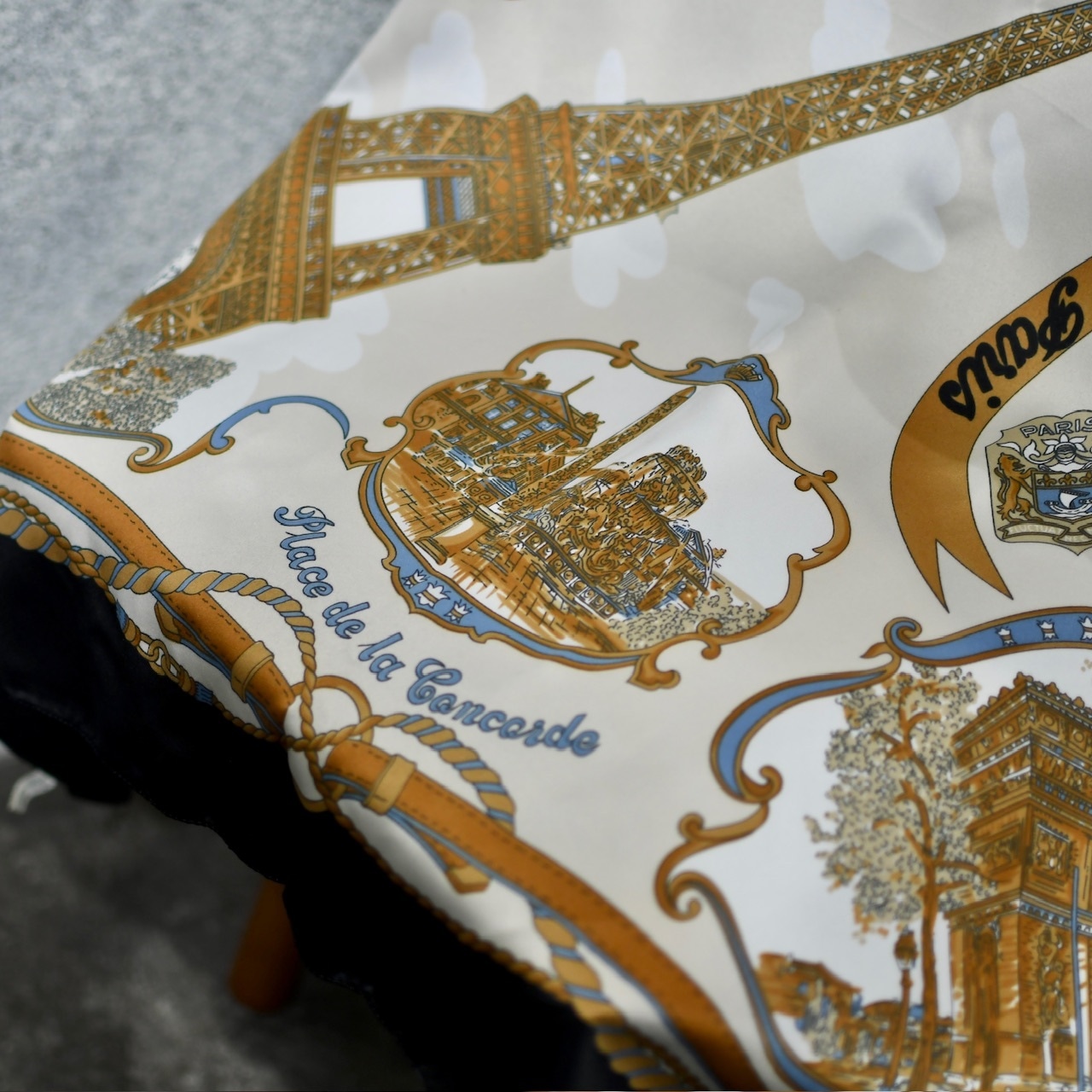 Paris scenery pattern scarf
