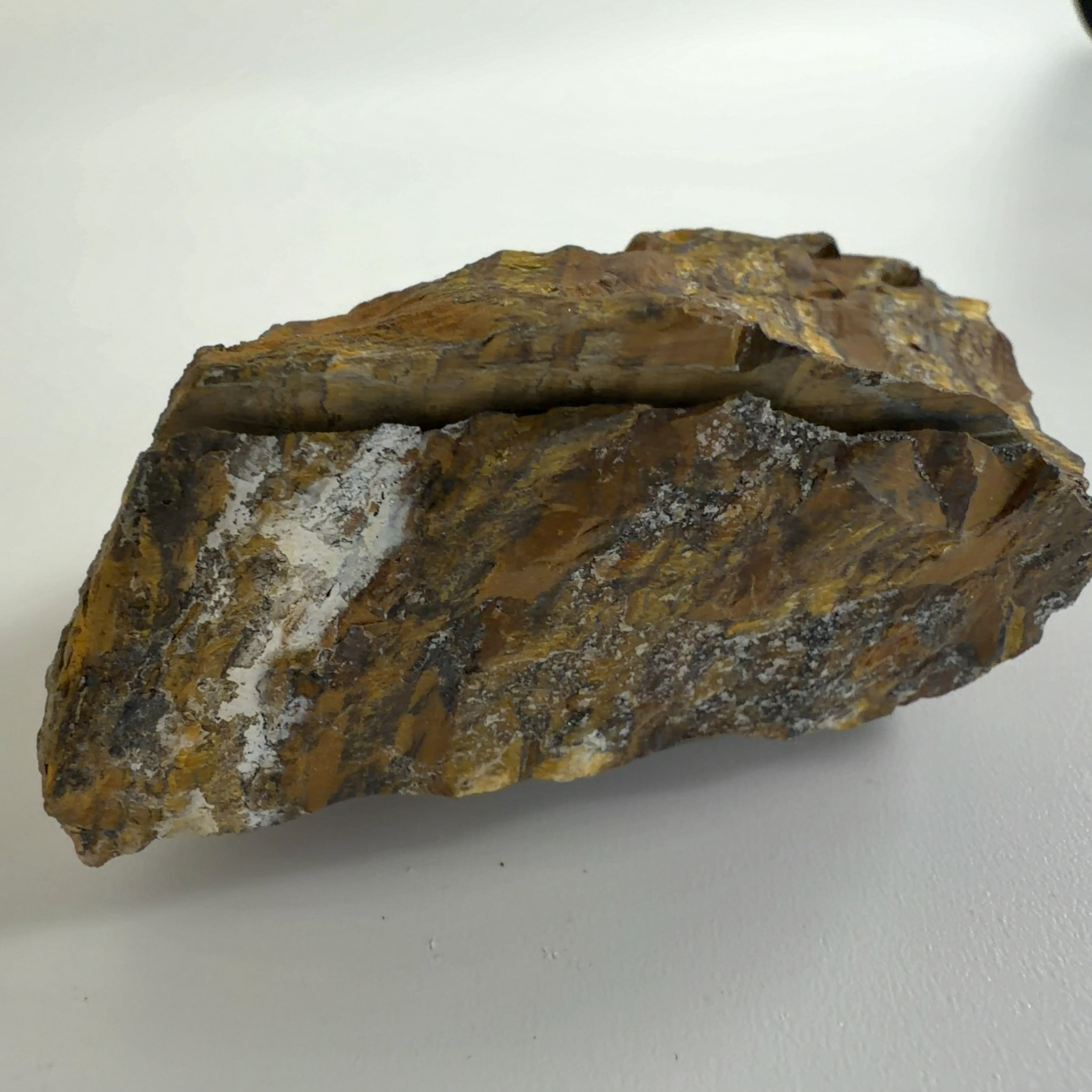 E33308】タイガーアイ 虎眼石 虎目石 タイガーズアイ 天然石 原石 鉱物