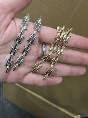 忍者のブラブラピアス6
