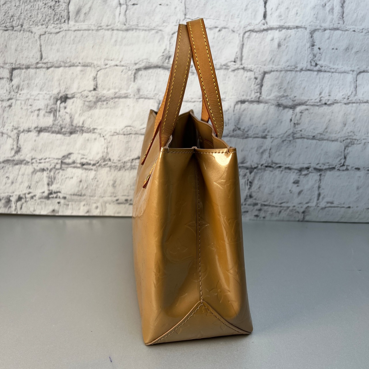 LOUIS VUITTON ルイヴィトン  モノグラム・ヴェルニ リードPM PVC ハンドバッグ ベージュ A-10673