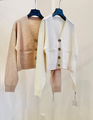 ショート丈カーディガン