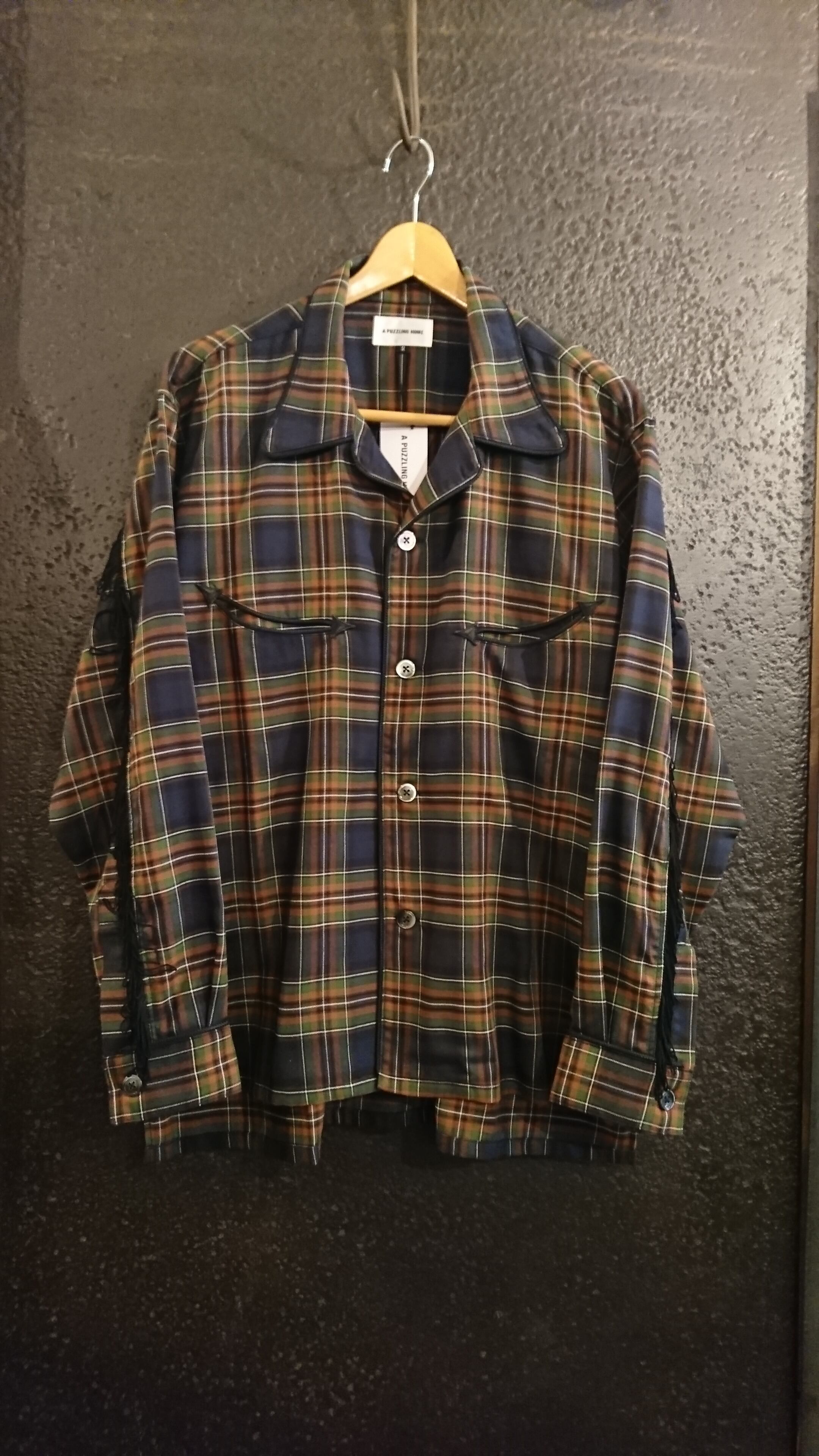 A PUZZLING HOME "FRINGE OPEN COLLAR SHIRT" Navy Color