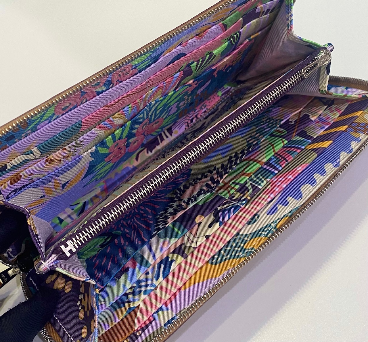 Hermès エルメス アザップシルクインロング H084387CK-W GOLD/CASSIS