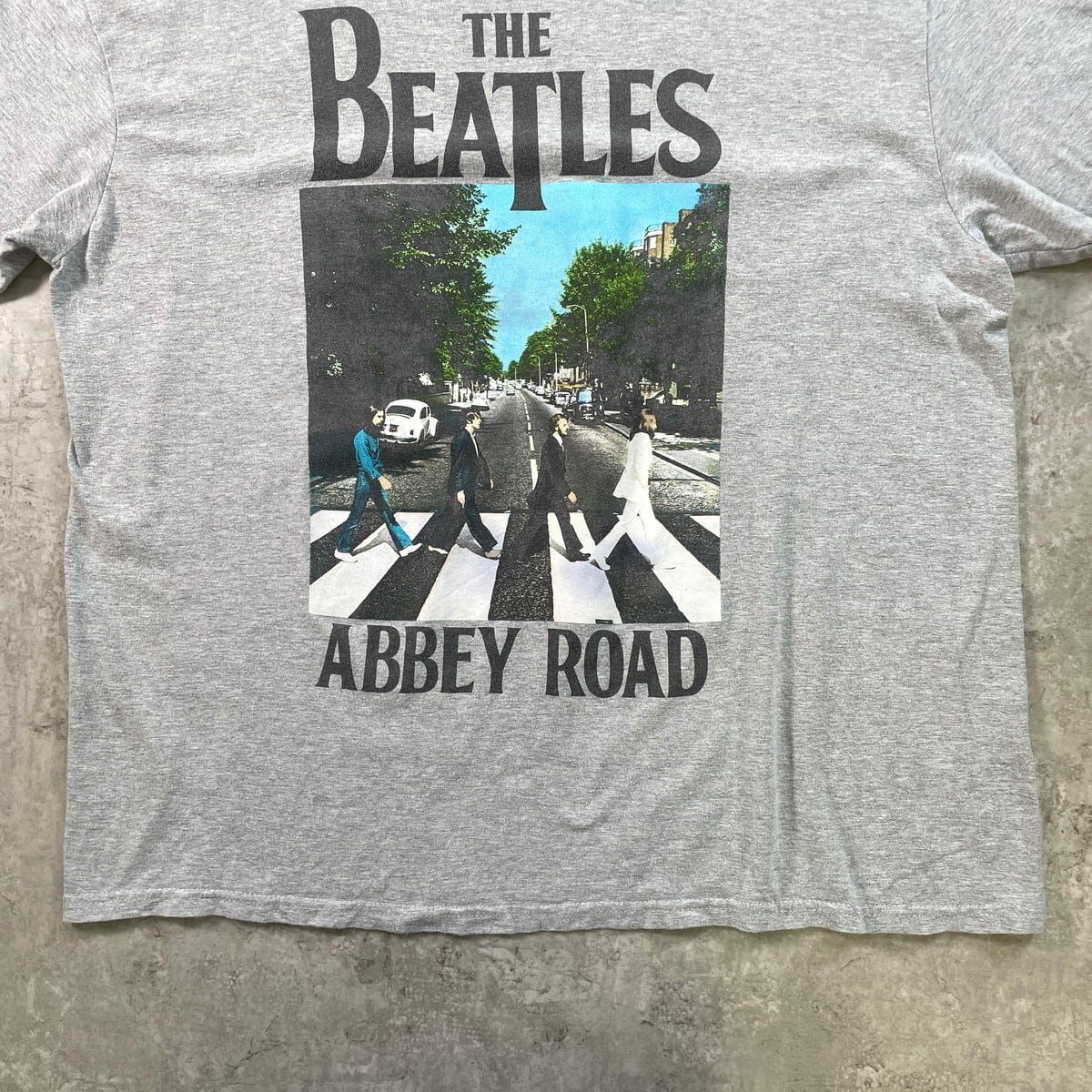 古着　2013 The Beatles Tシャツ カーキ　Lサイズ THE BEATLES ザ ビートルズ ABBEY ROAD アビーロード バンドTシャツ