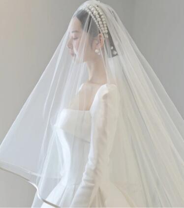 高品質！ ウエディングドレス ホワイト 光沢サテン ミディアムドレス