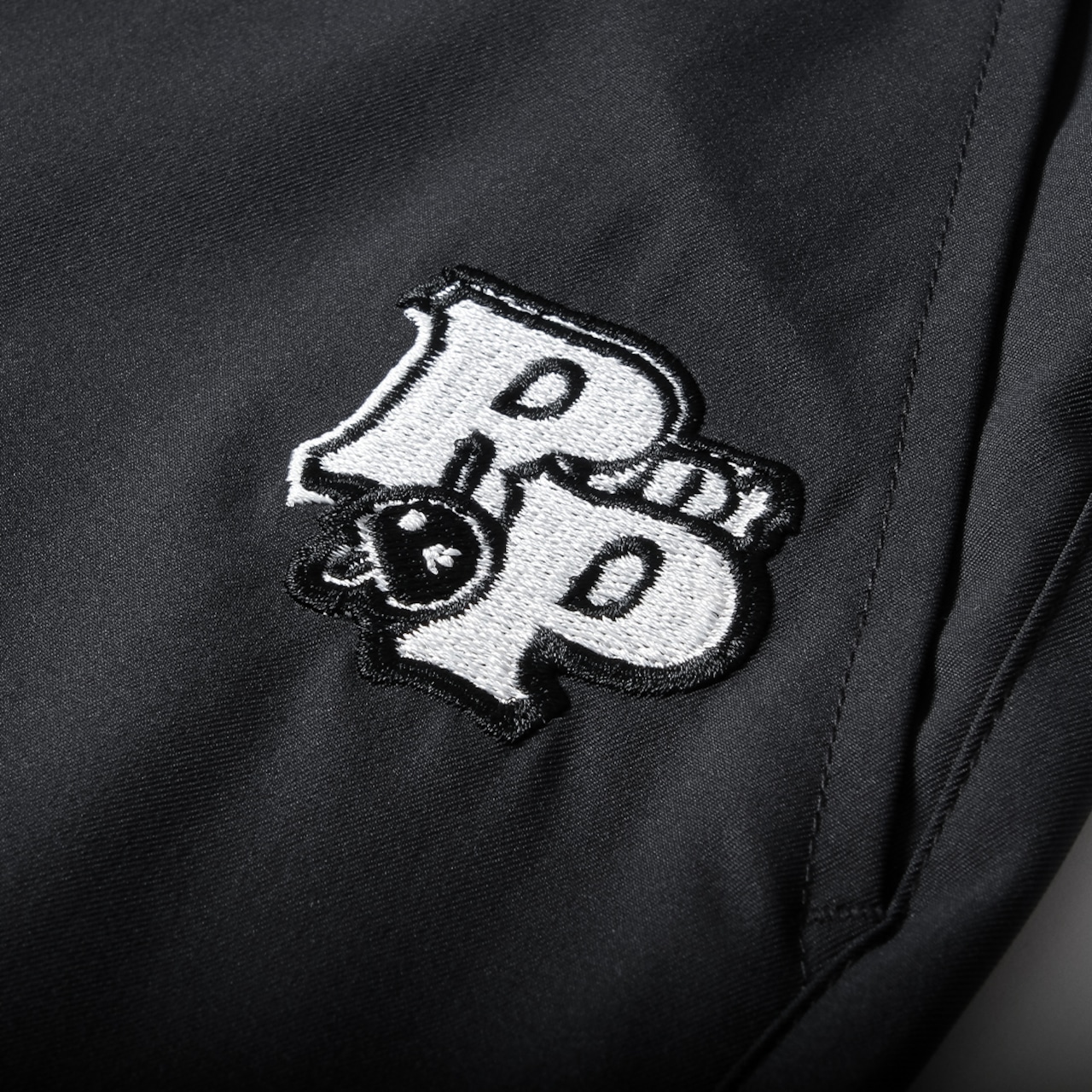 日本製撥水加工刺繍パンツ