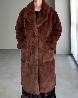fake fur long coat / brown